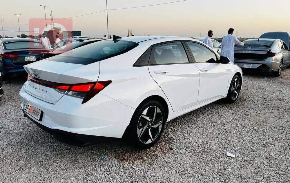 هیوندای ئەلەنترا
